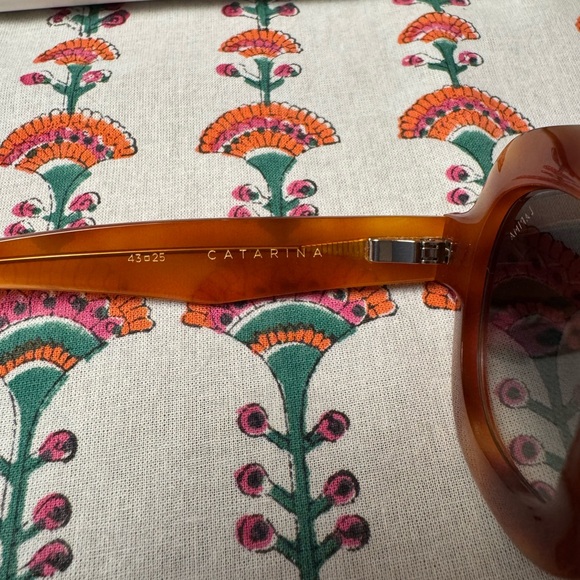 LAPIMA CATARINA SUNGLASSES - Picture 4 of 4